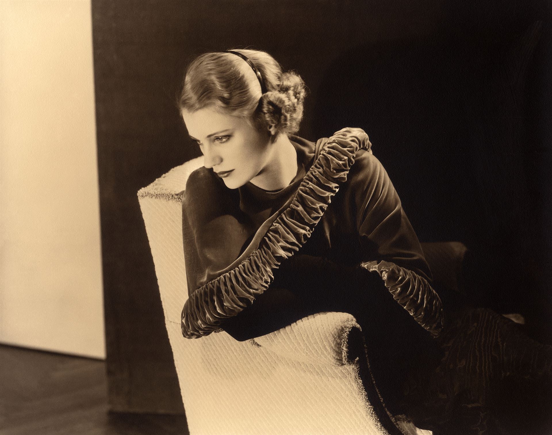 Lee Miller, <i>Miss Lee Miller (Acconciatura di Dimitry)</i>. Lee Miller Studios, Inc., New York, USA, 1932 © Lee Miller Archives, England 2025. All rights reserved. leemiller.co.uk